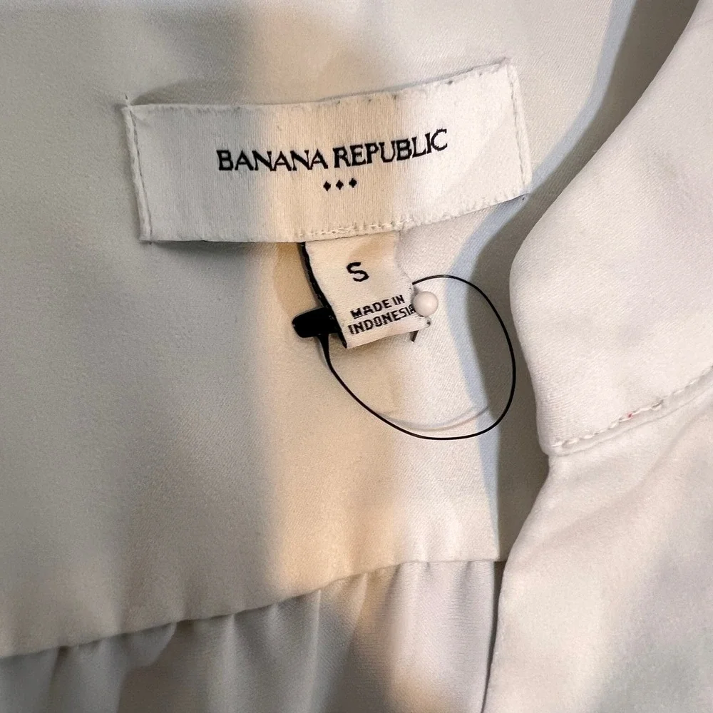 Banana Republic Blouse Women Small White Satin V-Neck Long Sleeve Office Chic